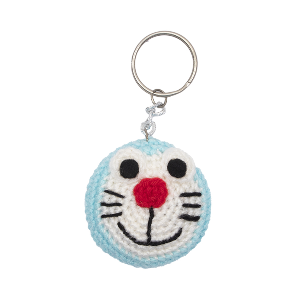 كروشية ميدالية على شكل شخصية دريمون