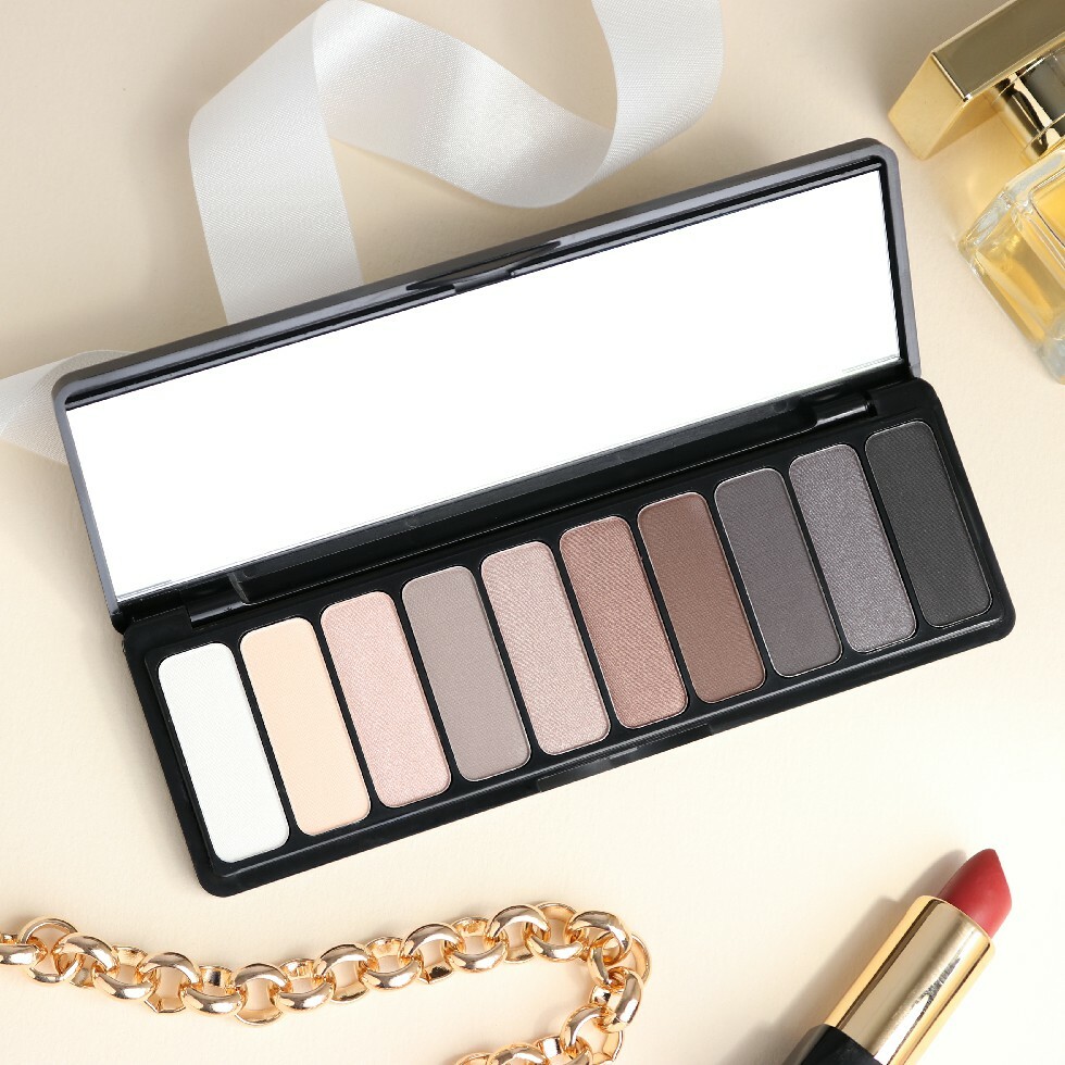 ايلف - لوحة ظلال عيون سموكي