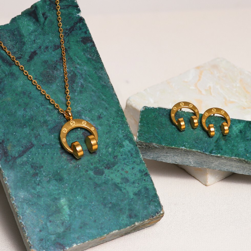 طقم هاف سيت شكل سماعة