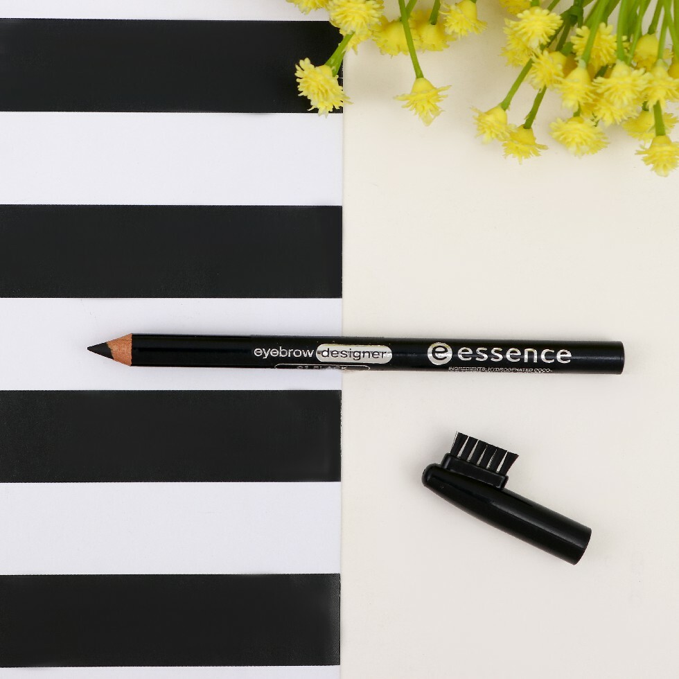 إيسينس قلم حواجب ديزاينر - أسود 01