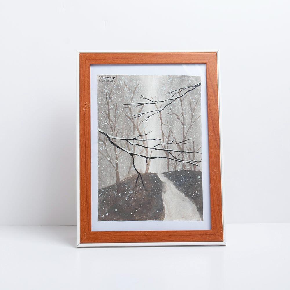 لوحة فنية لغابة مليئة بالثلوج رسم بألوان الجواش على ورق - مقاس A5